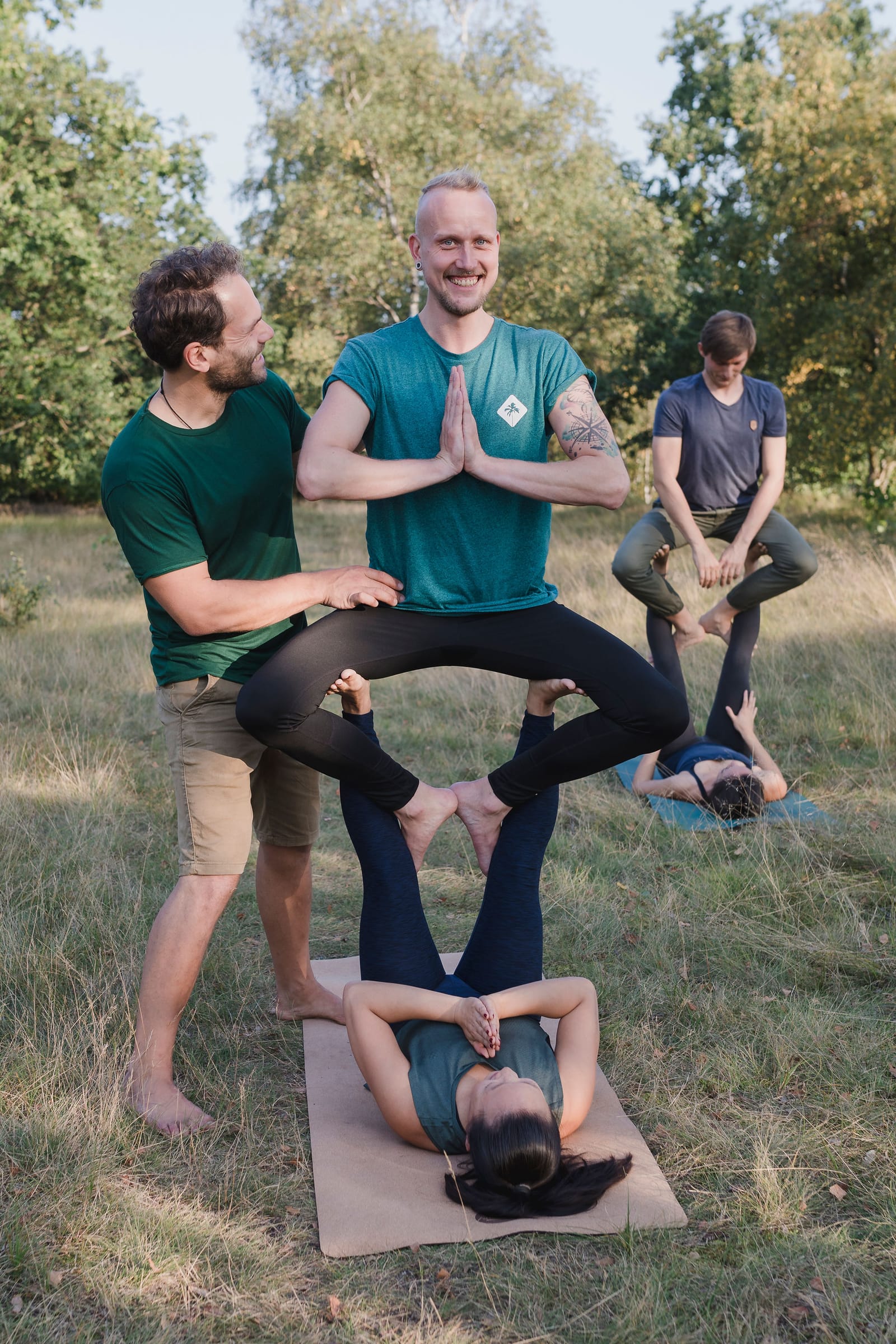 Hannes Raulf beim AcroYoga